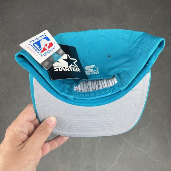 Vintage Starter Charlotte Hornets Snapback - Image 2